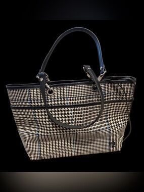 Lauren Ralph Lauren in classic Black and White Houndstooth Tote - Vintage‎